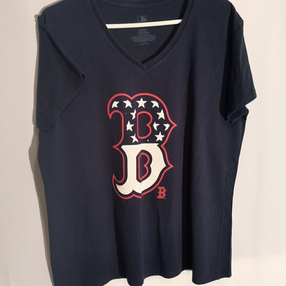Boston Red Sox Ladies Size XXL Short Sleeves V-neck Loose Fit T-shirt